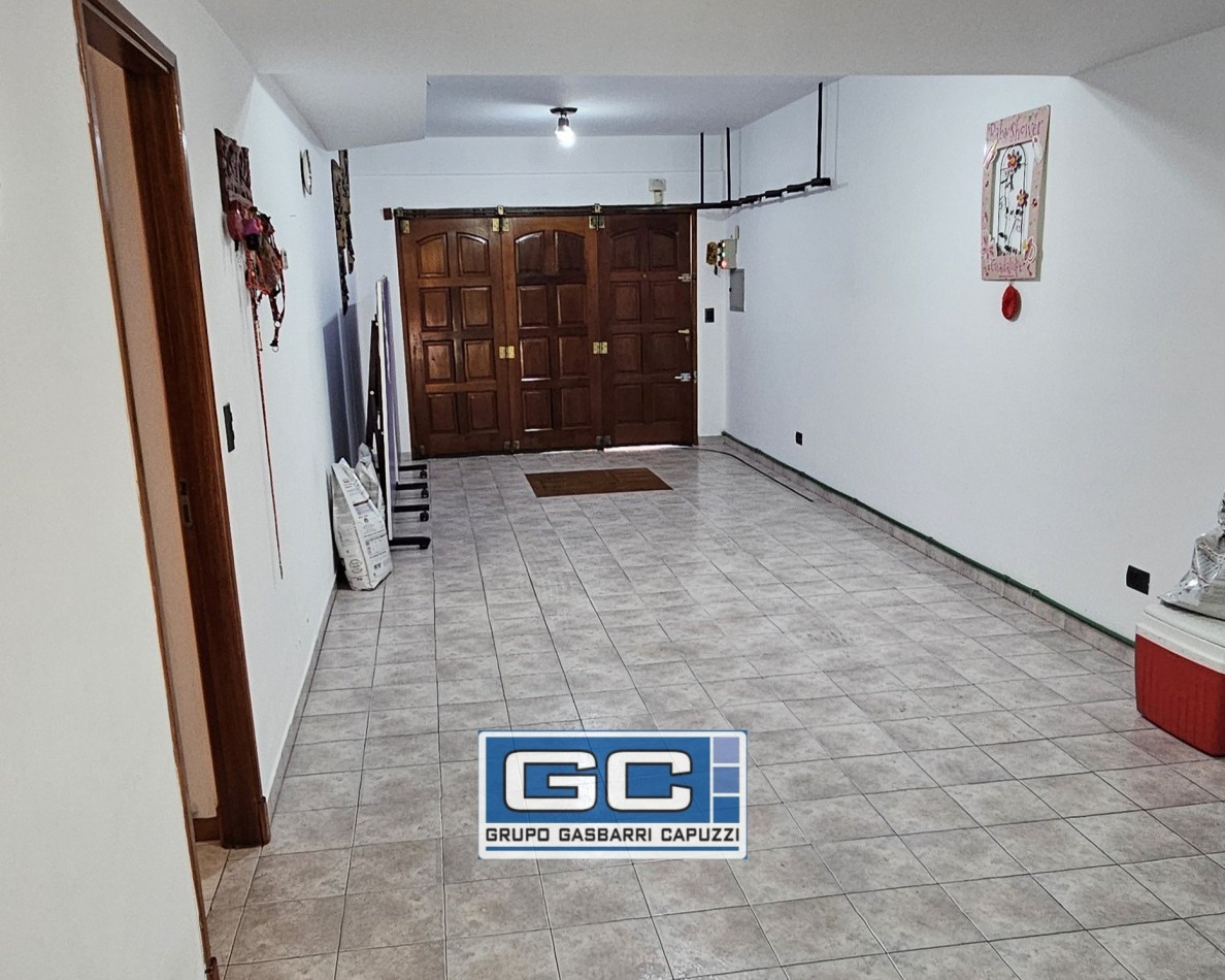 Casa en Venta Moron Lista Para Disfrutar Construccion de Primera Calidad Parque y Piscina