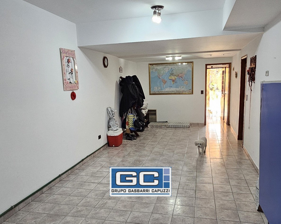Casa en Venta Moron Lista Para Disfrutar Construccion de Primera Calidad Parque y Piscina