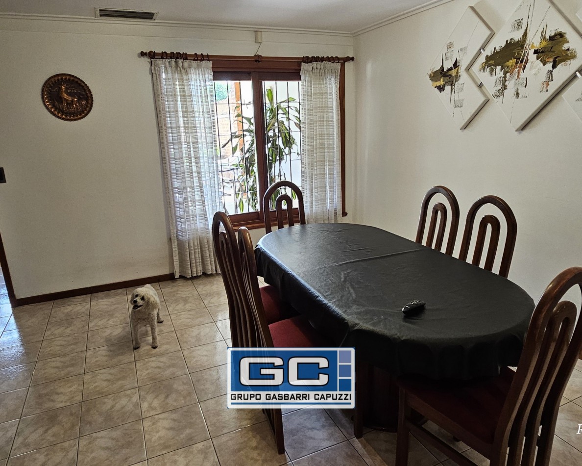 Casa en Venta Moron Lista Para Disfrutar Construccion de Primera Calidad Parque y Piscina