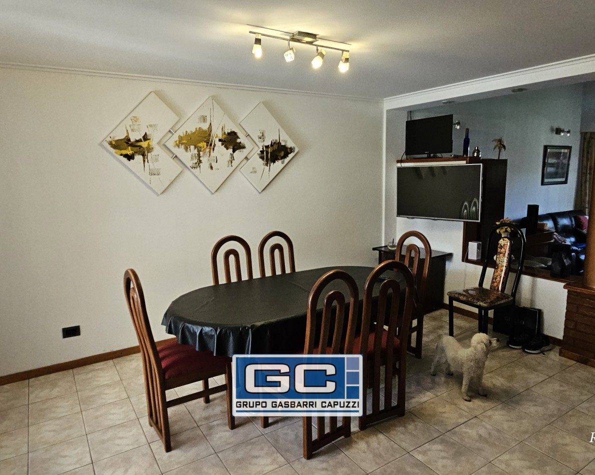 Casa en Venta Moron Lista Para Disfrutar Construccion de Primera Calidad Parque y Piscina