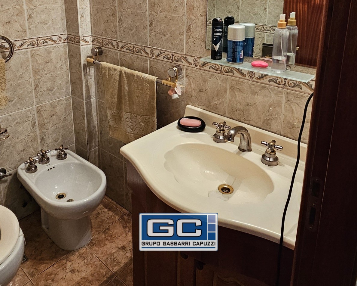 Casa en Venta Moron Lista Para Disfrutar Construccion de Primera Calidad Parque y Piscina