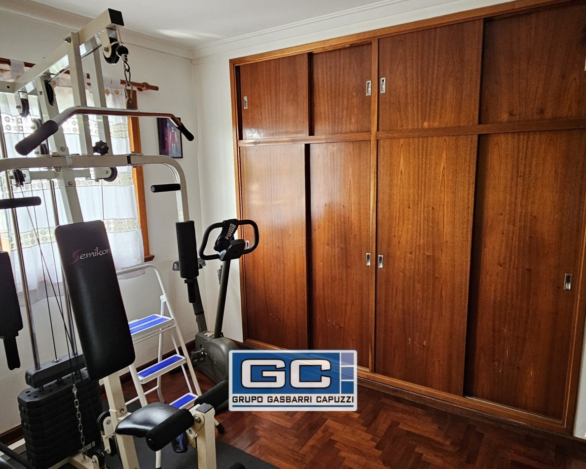 Casa en Venta Moron Lista Para Disfrutar Construccion de Primera Calidad Parque y Piscina
