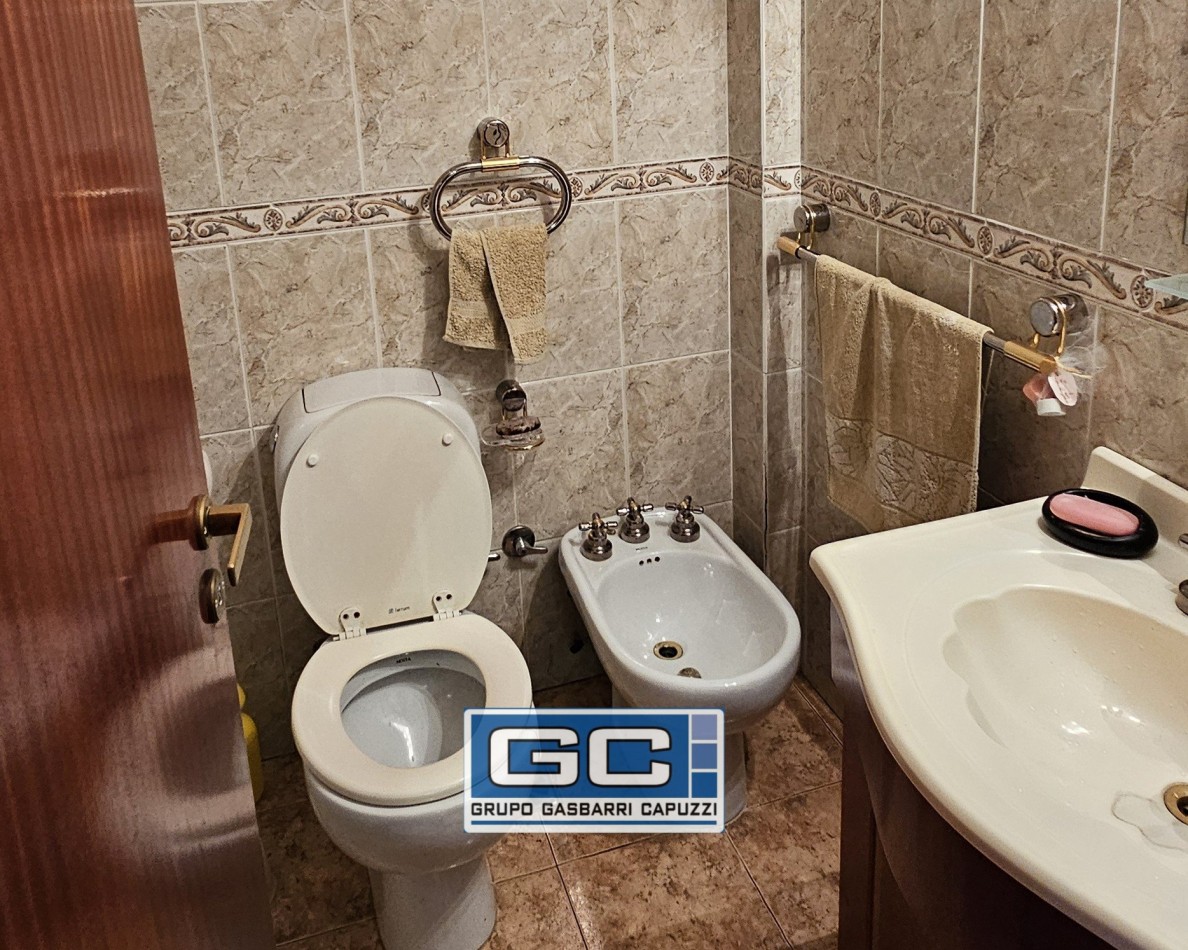 Casa en Venta Moron Lista Para Disfrutar Construccion de Primera Calidad Parque y Piscina