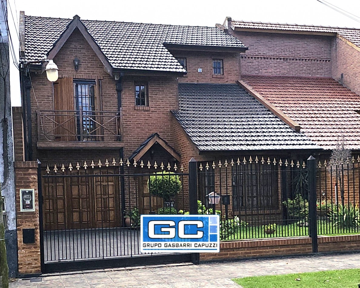 Casa en Venta Moron Lista Para Disfrutar Construccion de Primera Calidad Parque y Piscina