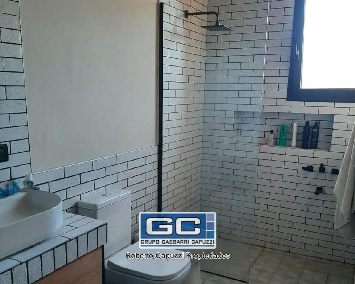 Casa en Venta en Valeria del Mar 2 años de antiguedad Impecable