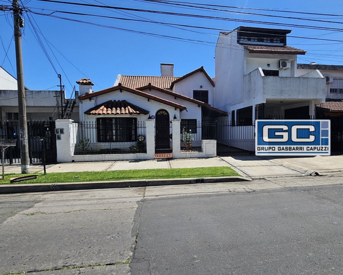 Casa en Venta Haedo Norte impecable sobre lote propio