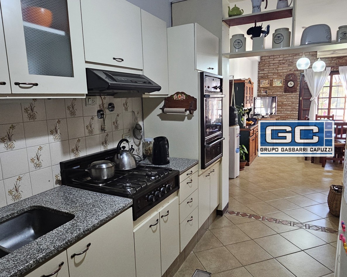 Casa en Venta Haedo Norte impecable sobre lote propio