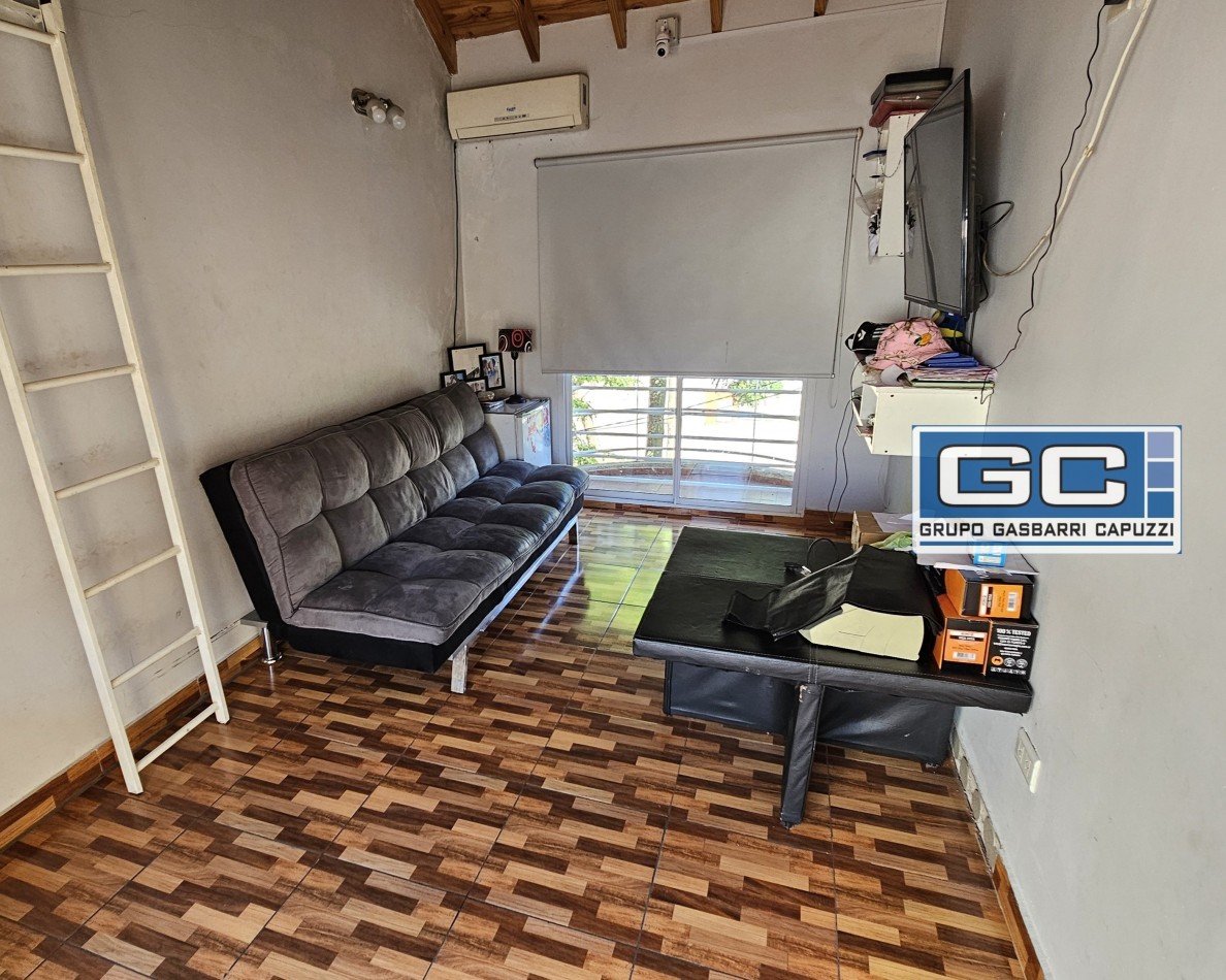 Casa tipo PH al Frente en Esquina