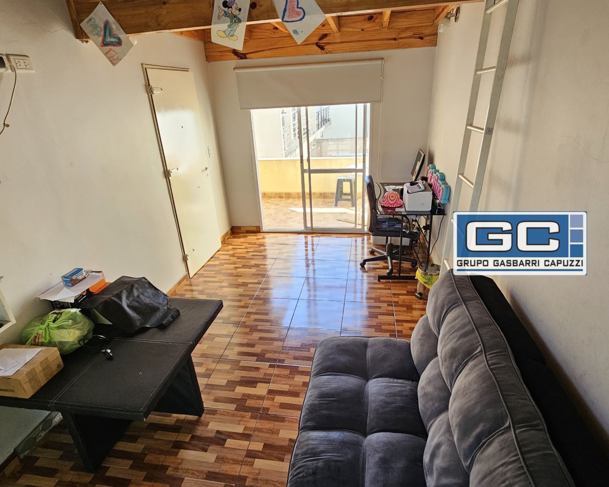 Casa tipo PH al Frente en Esquina