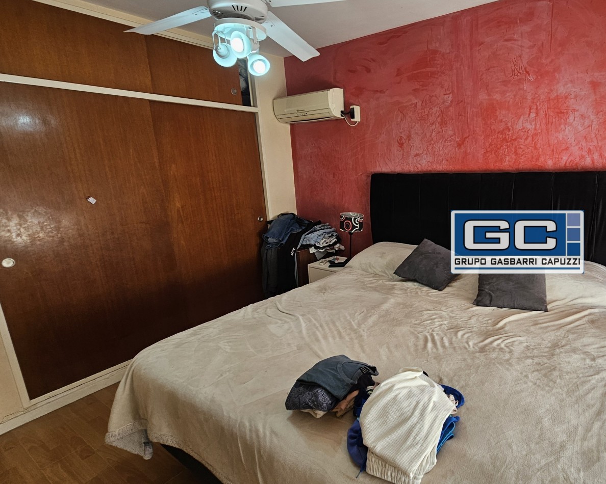 Casa tipo PH al Frente en Esquina