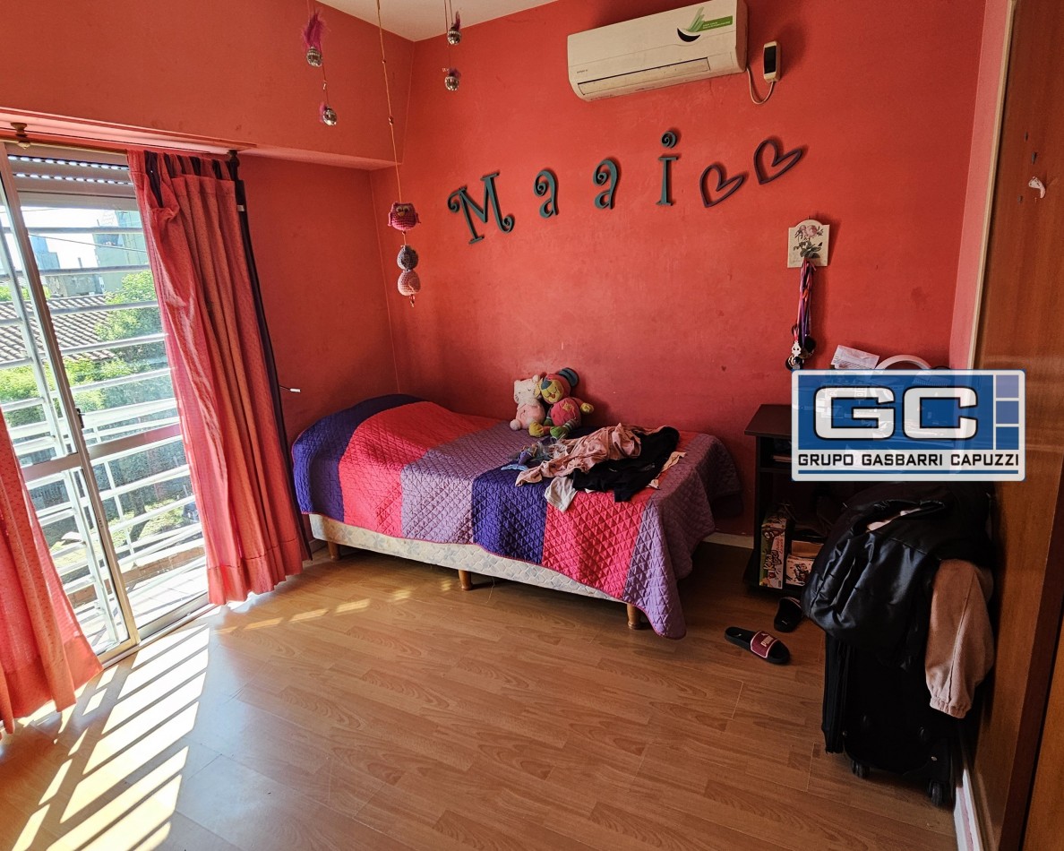 Casa tipo PH al Frente en Esquina