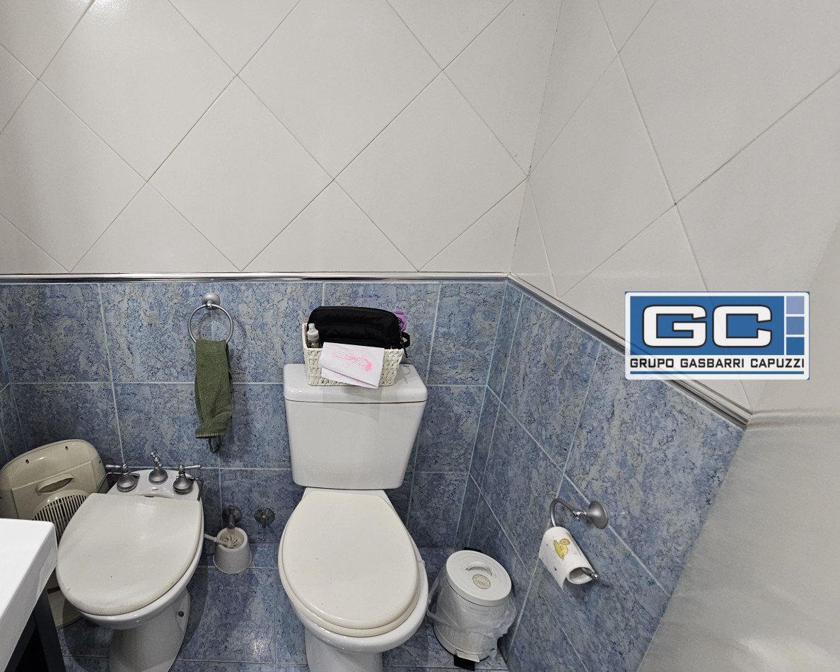 Casa tipo PH al Frente en Esquina