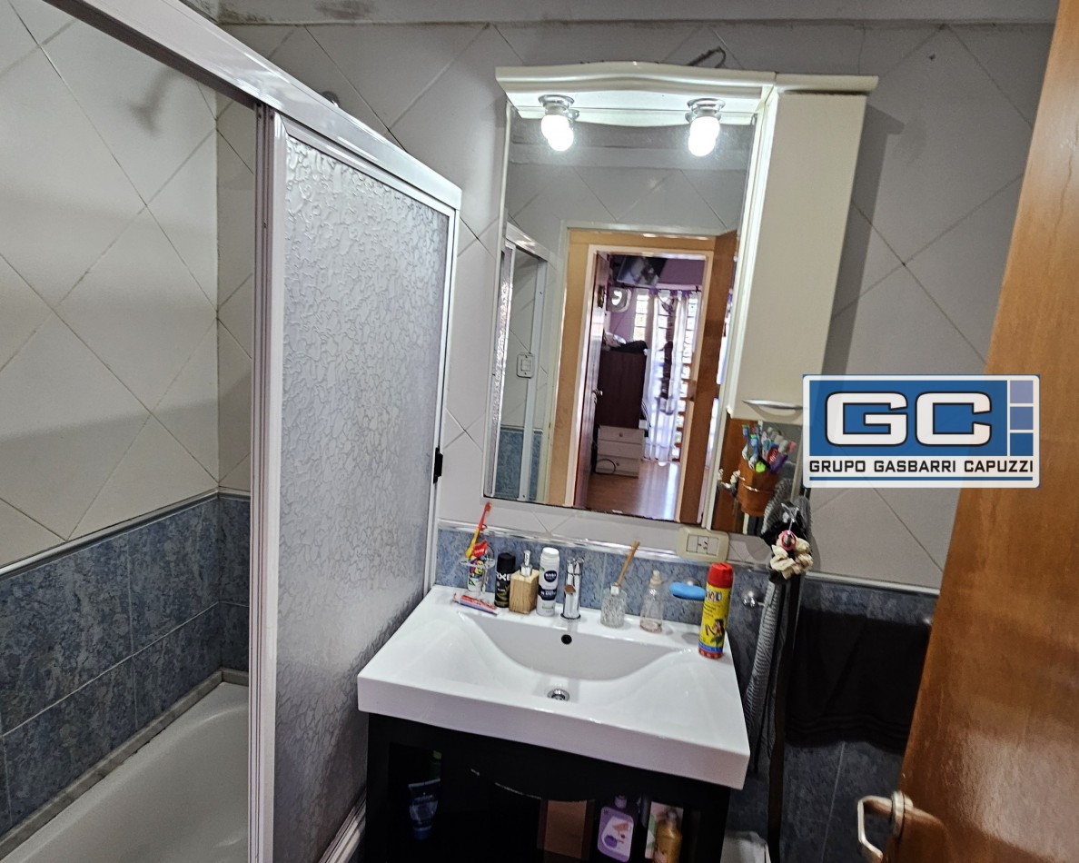 Casa tipo PH al Frente en Esquina