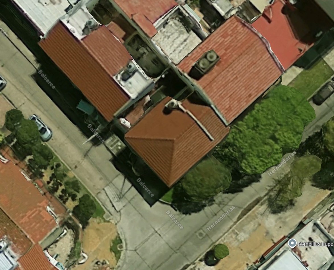 Casa tipo PH al Frente en Esquina