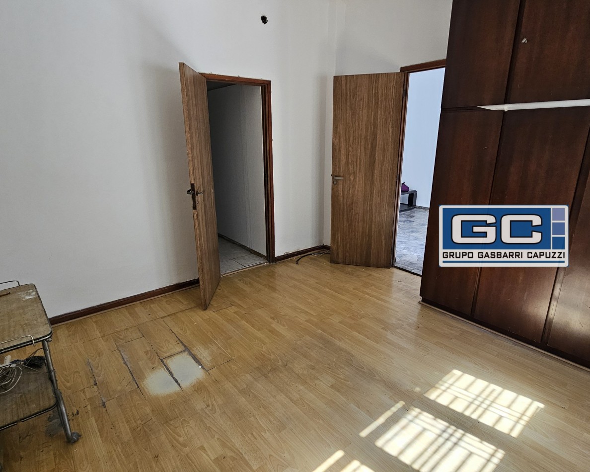 PH En Venta Al Frente Caseros Muy Amplio, Luminoso y Comodo