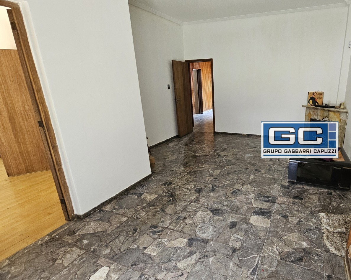 PH En Venta Al Frente Caseros Muy Amplio, Luminoso y Comodo