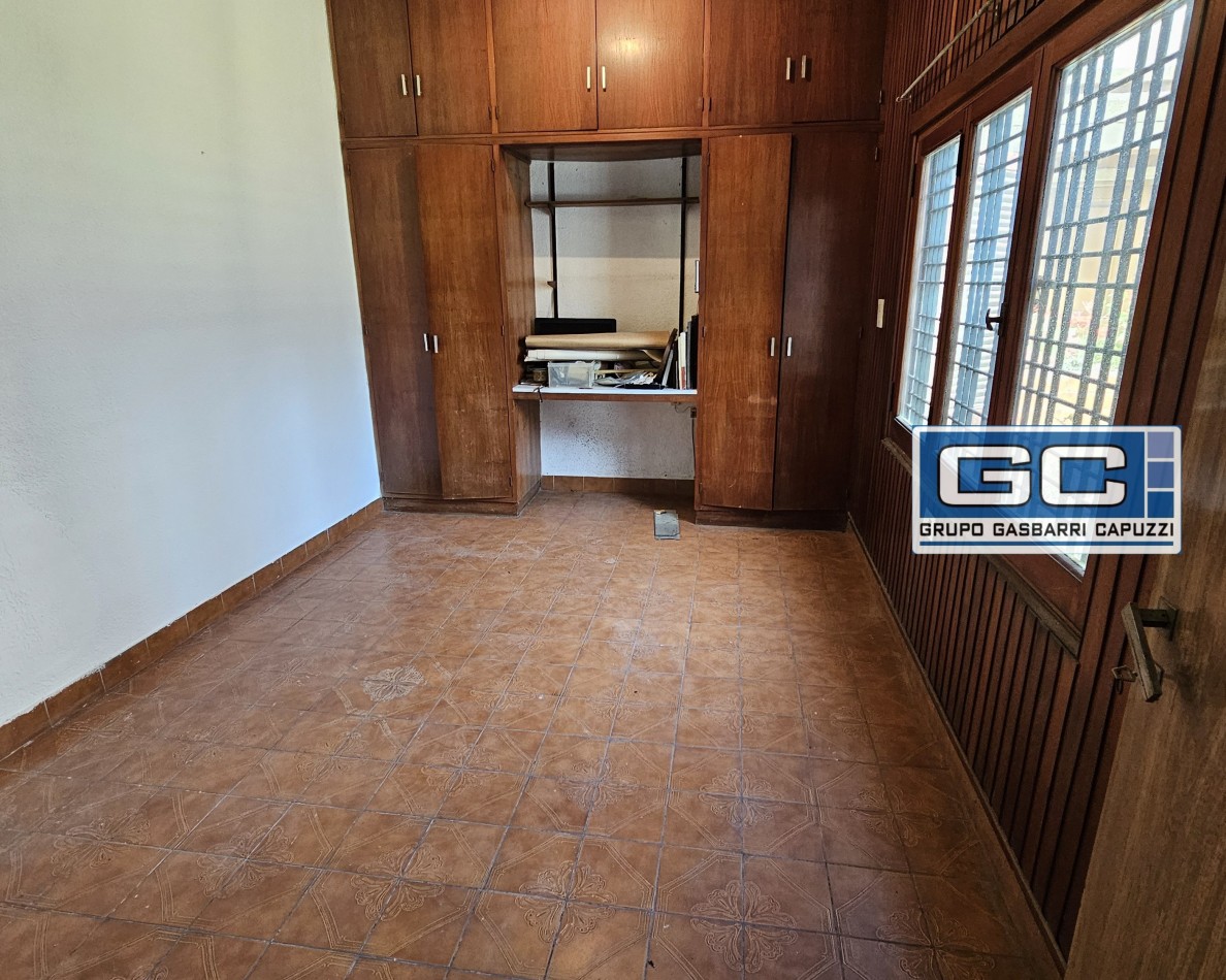 PH En Venta Al Frente Caseros Muy Amplio, Luminoso y Comodo