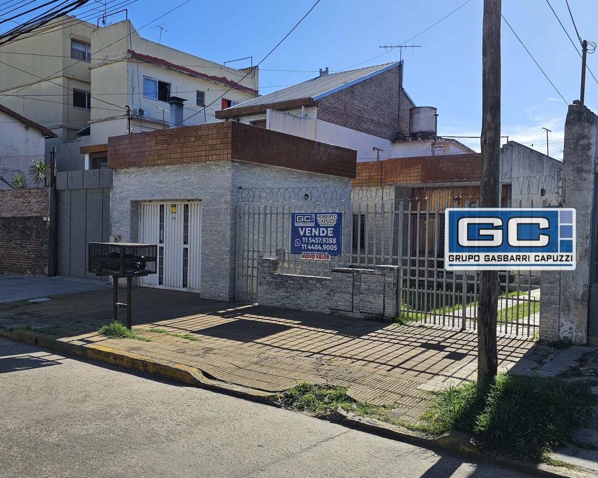 PH En Venta Al Frente Caseros Muy Amplio, Luminoso y Comodo