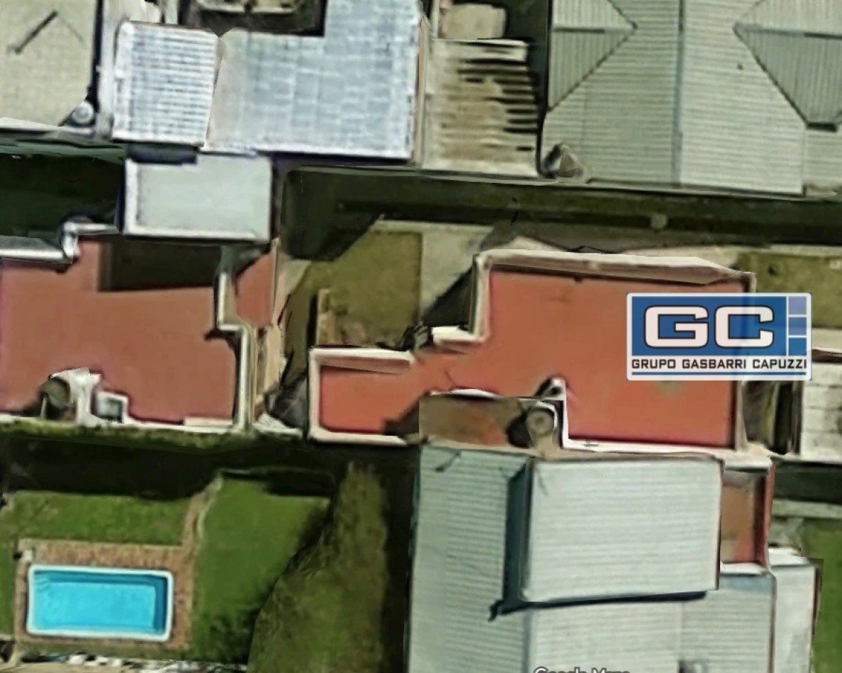 PH En Venta Al Frente Caseros Muy Amplio, Luminoso y Comodo